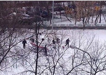 ரஷ்யாவில்  பாதுகாவலரை கொன்று துப்பாக்கி முனையில் பள்ளி மாணவர்களை சிறைபிடித்த மர்ம மனிதன்